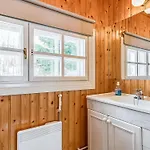 Peukaloinen By Interhome Hirsjärvi