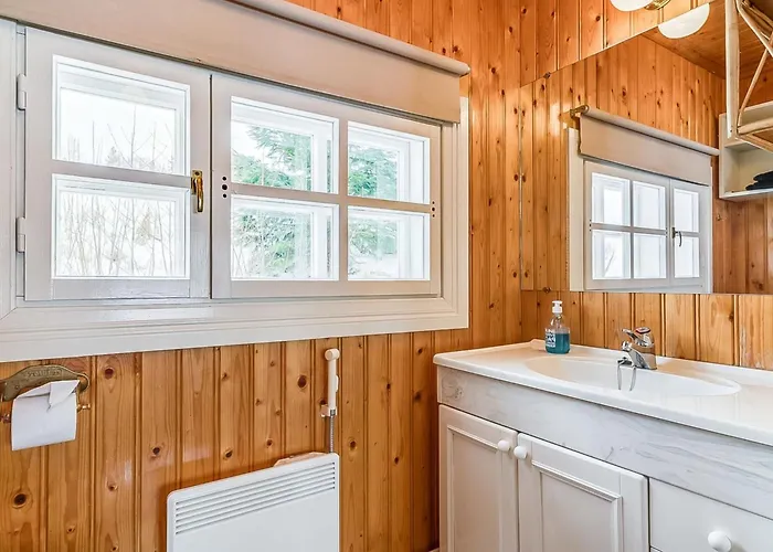 Peukaloinen By Interhome Hirsjärvi